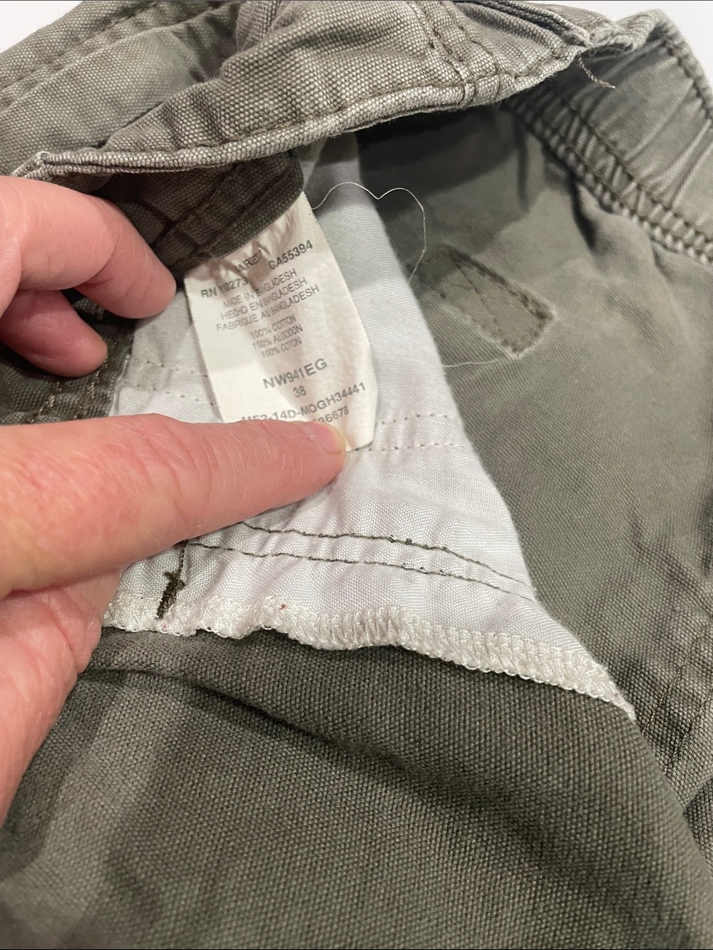 Wrangler Olive Cargo Shorts — Classic Utility Style - Picture 2 of 3